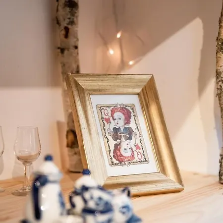 Insolite Alice In Wonderland Semesterbostad