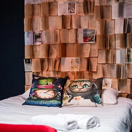 Insolite Alice In Wonderland *