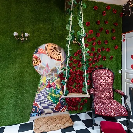 Insolite Alice In Wonderland *
