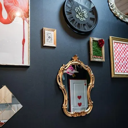 Holiday home Insolite Alice In Wonderland