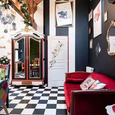 Holiday home Insolite Alice In Wonderland