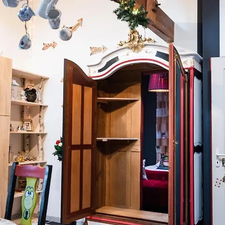 Insolite Alice In Wonderland Gujan-Mestras